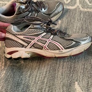 ASICS women’s shoes size 9